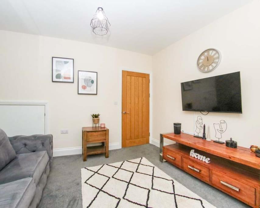 No25-Luxe Living Guest House- 2 Bed-Wifi-Free Parking-City- Beach Swansea Esterno foto