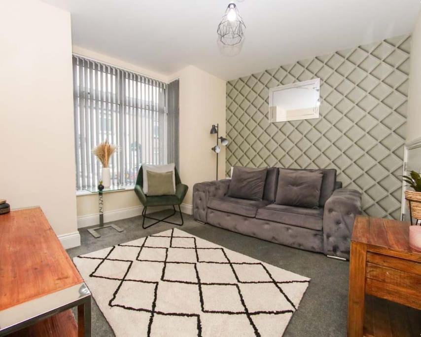 No25-Luxe Living Guest House- 2 Bed-Wifi-Free Parking-City- Beach Swansea Esterno foto